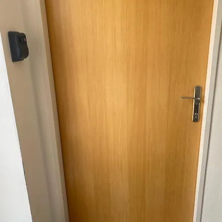 شقة 3-bedroom In Rajhrad, With Kitchen, 2 Bathrooms, Parking