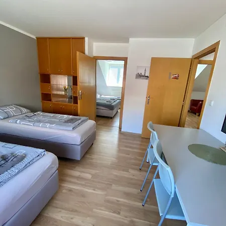 3-bedroom In Rajhrad, With Kitchen, 2 Bathrooms, Parking アパート *