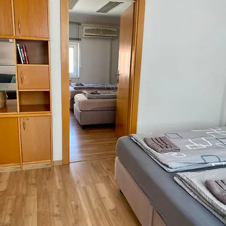 3-bedroom In Rajhrad, With Kitchen, 2 Bathrooms, Parking Rajhrad