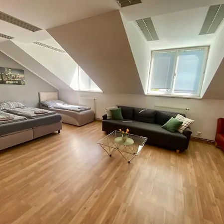 3-bedroom In Rajhrad, With Kitchen, 2 Bathrooms, Parking * Rajhrad
