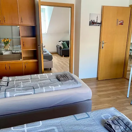 شقة 3-bedroom In Rajhrad, With Kitchen, 2 Bathrooms, Parking